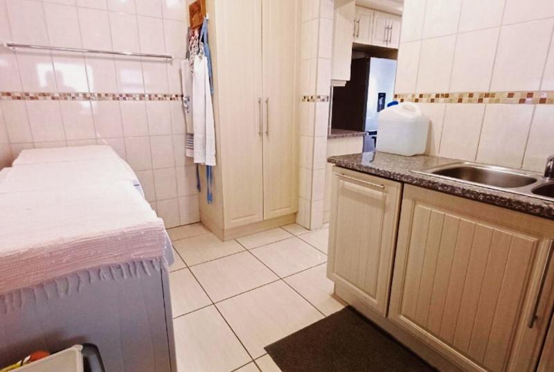 4 Bedroom Property for Sale in Monte Christo Western Cape